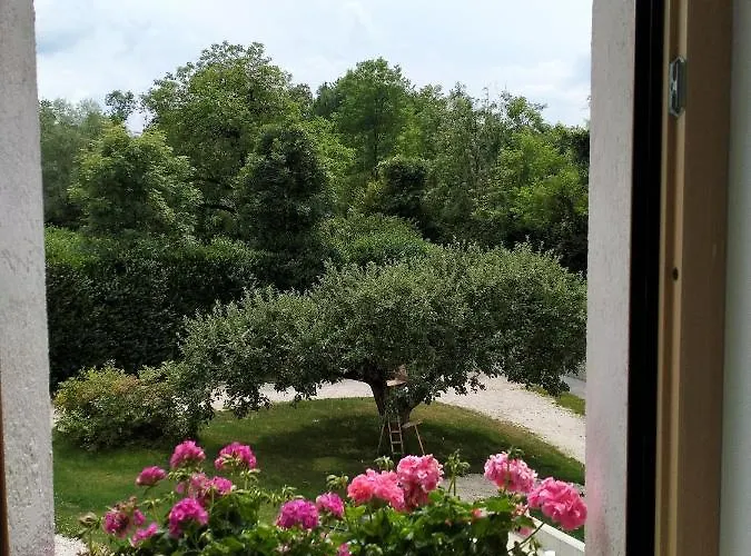 Alojamento de Acomodação e Pequeno-almoço Antico Melo 3*